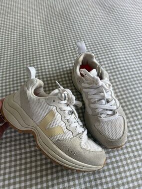 Veja Sneakers - 37